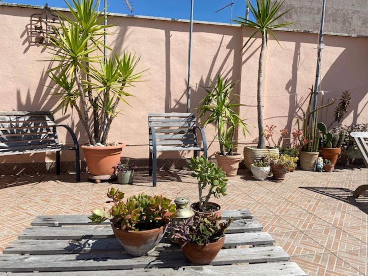 Panoramic Castle Apt Trastevere Рим Екстериор снимка
