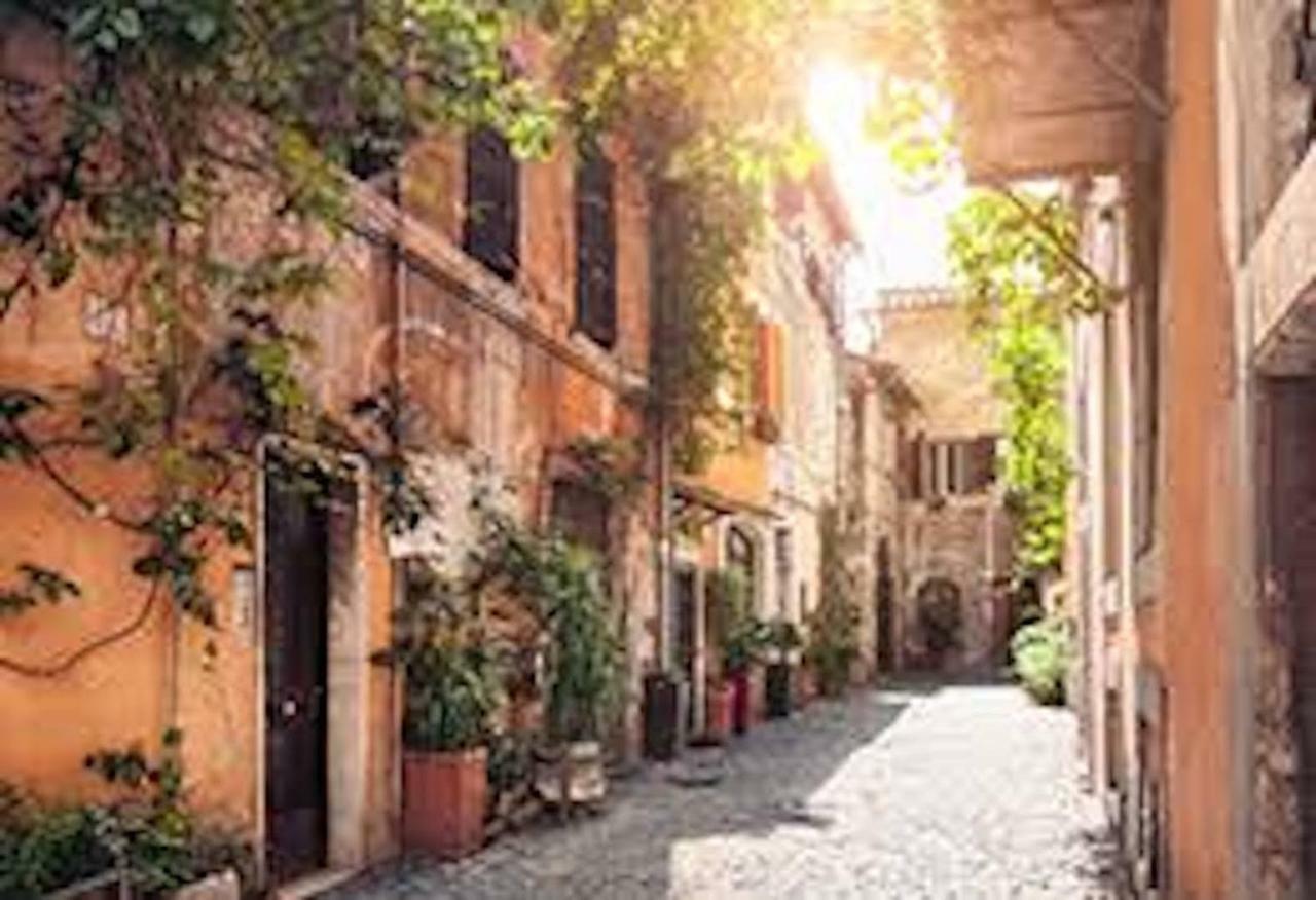 Panoramic Castle Apt Trastevere Рим Екстериор снимка