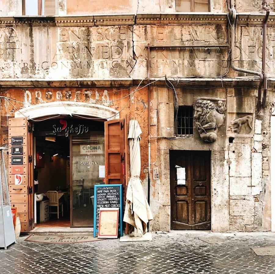 Panoramic Castle Apt Trastevere Рим Екстериор снимка